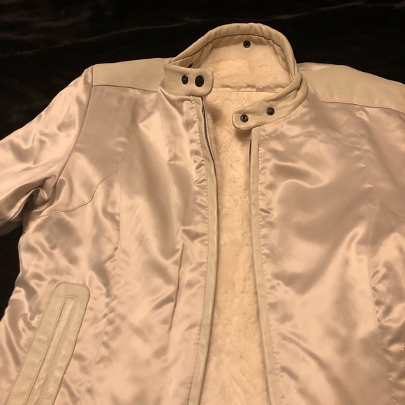 Gorgeous Reversible Winter white jacket - Picture 5 of 8